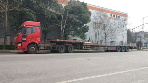 偉博物流貨運(yùn)卡車(chē)